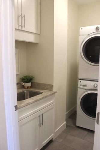 Apartamento Park 401: New Luxury Condo Right Downtown Tc