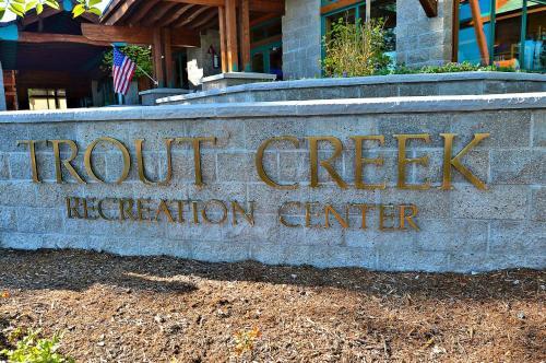 Family Mountain Chalet - 2br/2ba