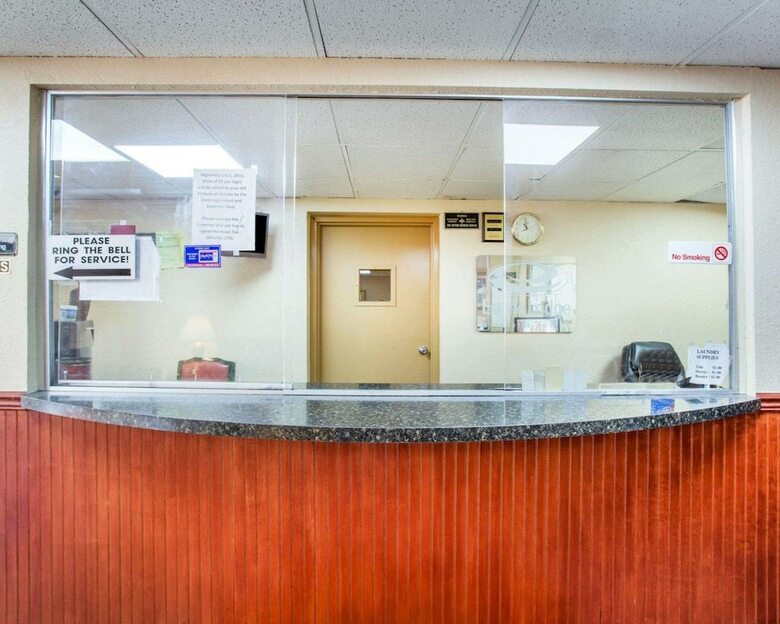 Hotel Stone Mountain Inn & Suites