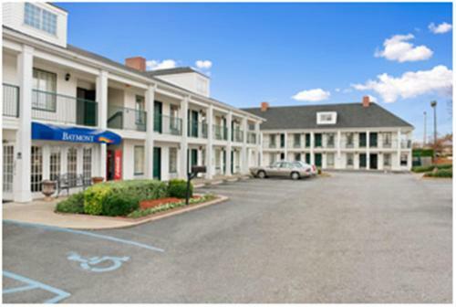 Hotel Baymont Inn & Suites - Roanoke Rapids