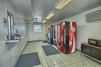 Motel 6 Columbus East