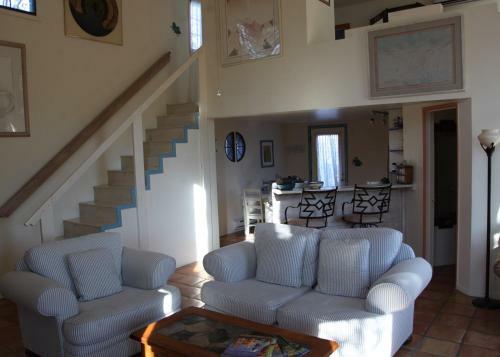 Azure Gate Bed And Breakfast