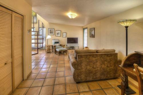 Azure Gate Bed And Breakfast