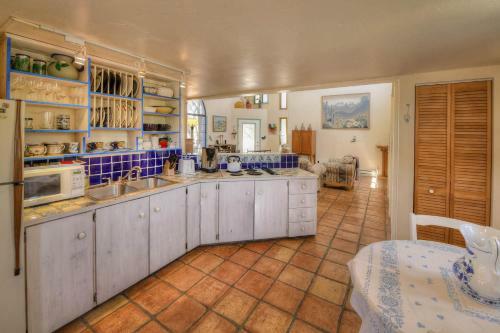 Azure Gate Bed And Breakfast