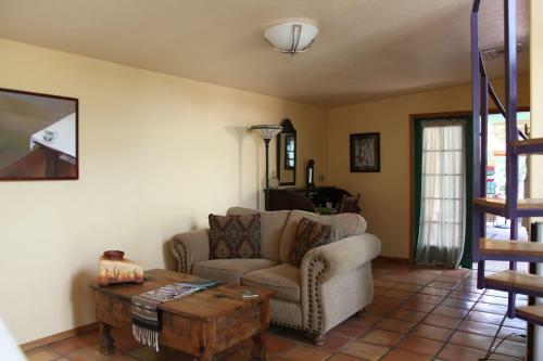 Azure Gate Bed And Breakfast