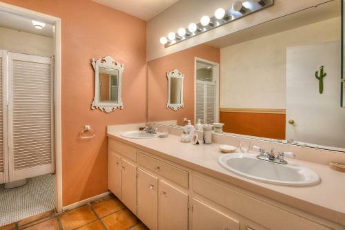 Azure Gate Bed And Breakfast