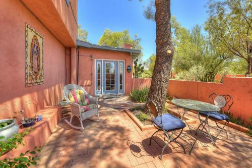 Azure Gate Bed And Breakfast