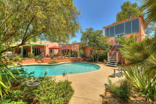 Azure Gate Bed And Breakfast