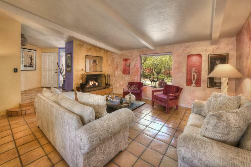 Azure Gate Bed And Breakfast