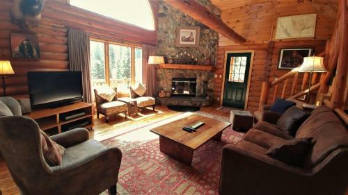 River Chant Lodge