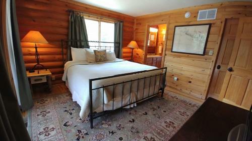 River Chant Lodge
