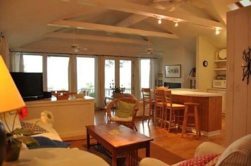 Union Pier Sawyer Lake House Cottage