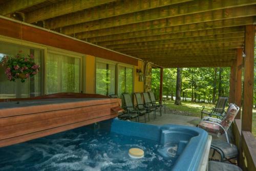 Timberwolf Five-bedroom Holiday Home
