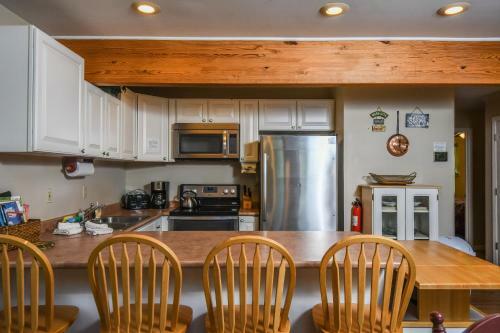 Timberwolf Five-bedroom Holiday Home