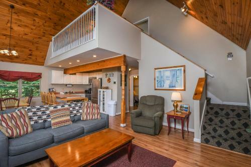 Timberwolf Five-bedroom Holiday Home