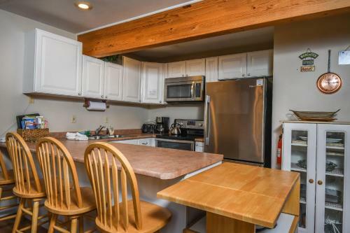 Timberwolf Five-bedroom Holiday Home