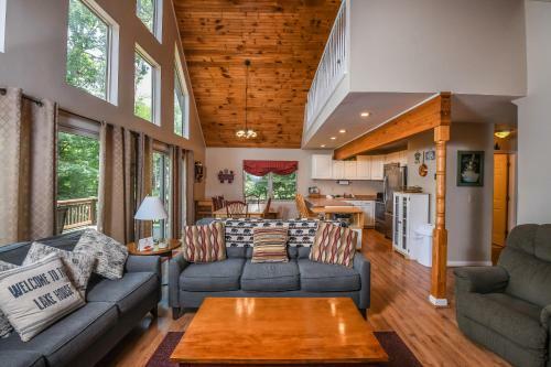 Timberwolf Five-bedroom Holiday Home