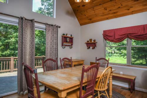 Timberwolf Five-bedroom Holiday Home