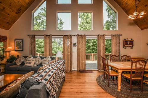 Timberwolf Five-bedroom Holiday Home