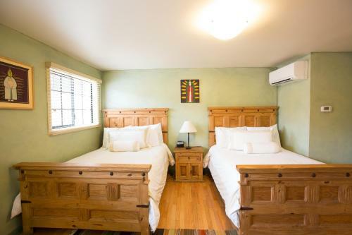 Hotel Blue Iguana Inn