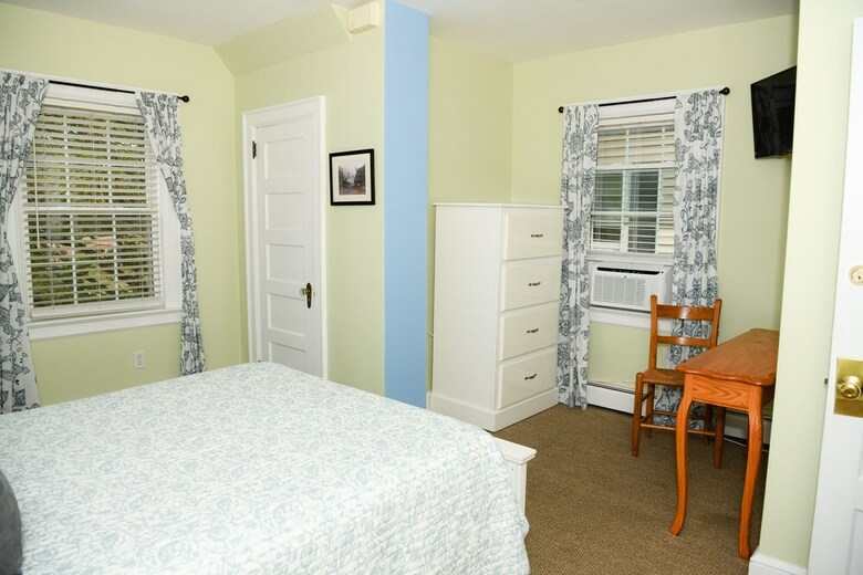 Bed & Breakfast Clay Corner Inn
