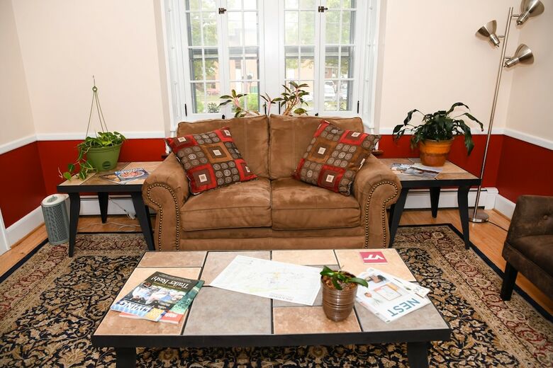Bed & Breakfast Clay Corner Inn