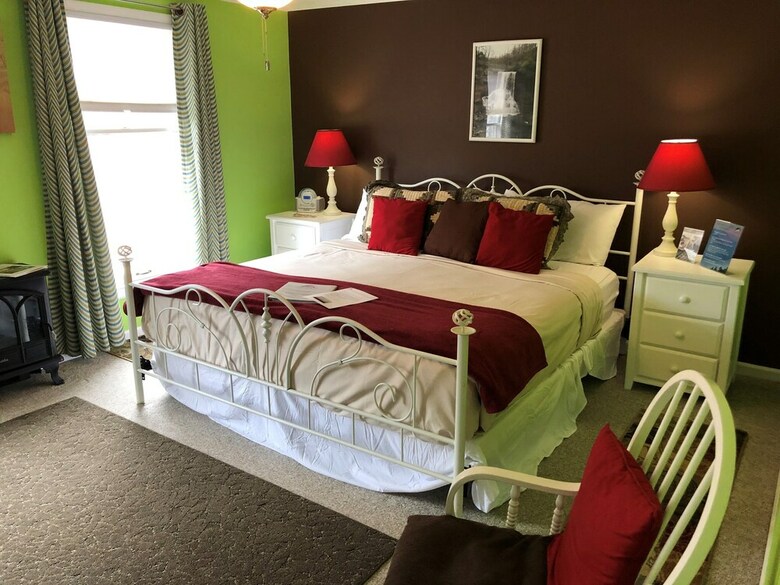 Bed & Breakfast Clay Corner Inn