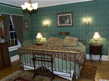 Melange Bed & Breakfast