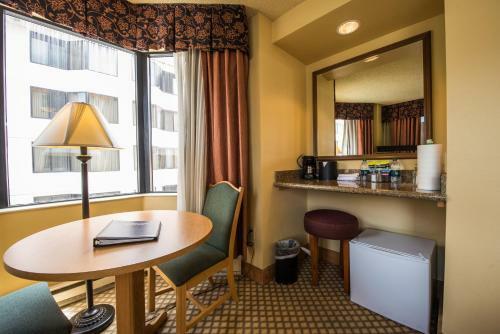 The Grand Lodge Hotel And Suites
