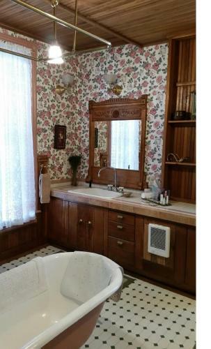 Geiger Victorian Bed And Breakfast