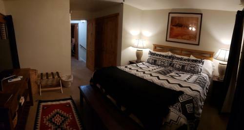 Motel Stone Lizard Lodging