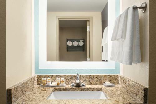 Posada La Quinta Inn & Suites Richmond Chesterfield