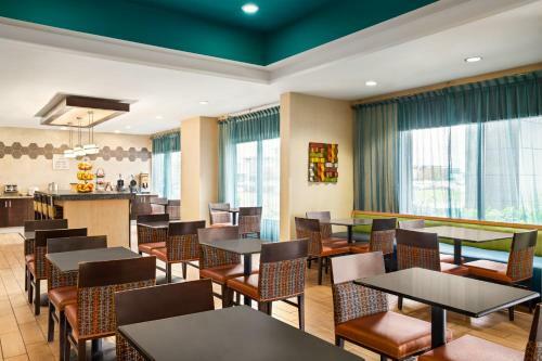 Posada La Quinta Inn & Suites Richmond Chesterfield