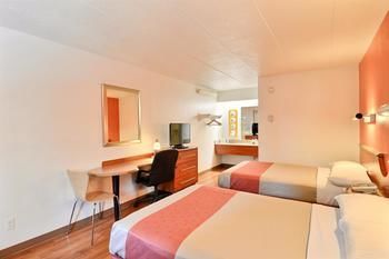 Motel 6 Nashua South