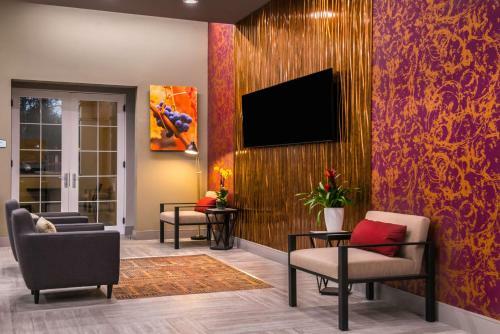 Best Western Plus Temecula Wine Country Hotel & Suites