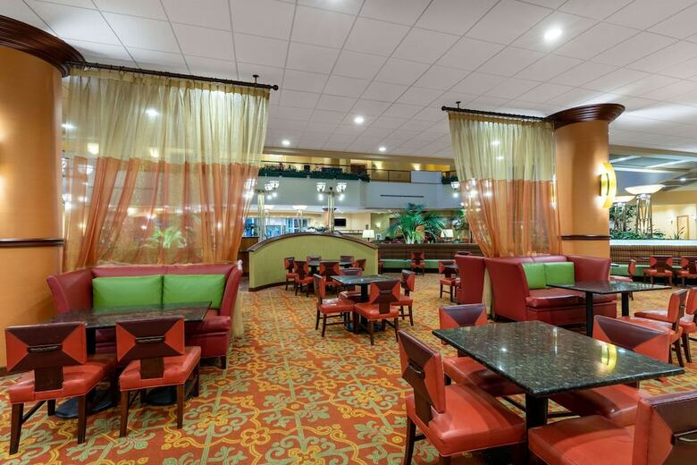 Hotel Wyndham Grand Oklahoma City Downtown