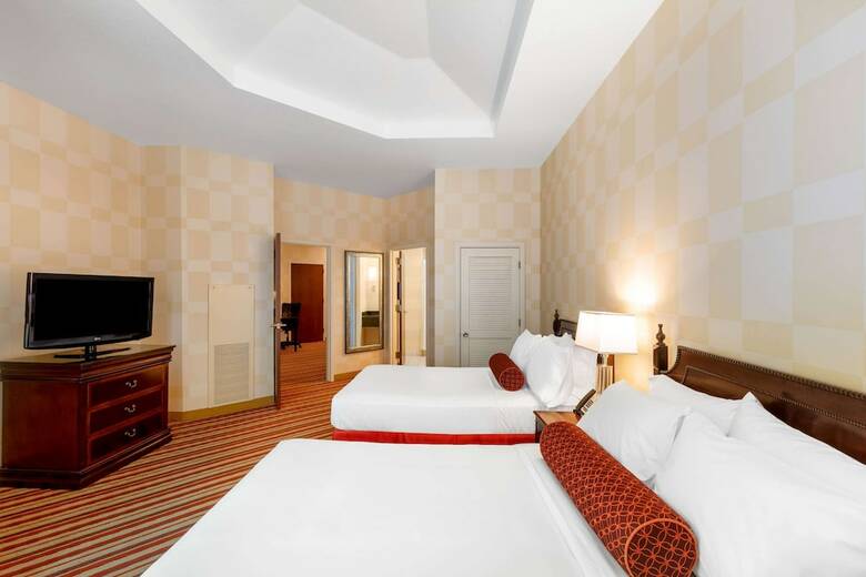 Hotel Wyndham Grand Oklahoma City Downtown