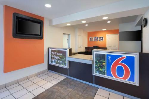 Motel 6 Woodland - Sacramento Area