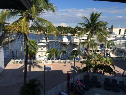 Hotel Pirate's Cove Resort And Marina - Stuart