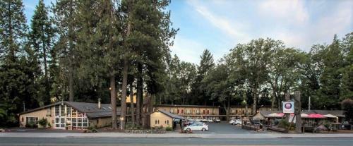 Hotel Shasta Inn