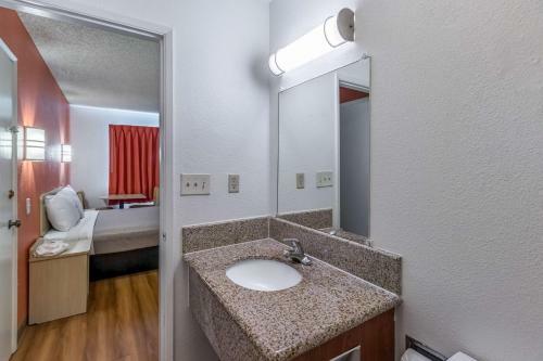 Motel 6 Beaverton