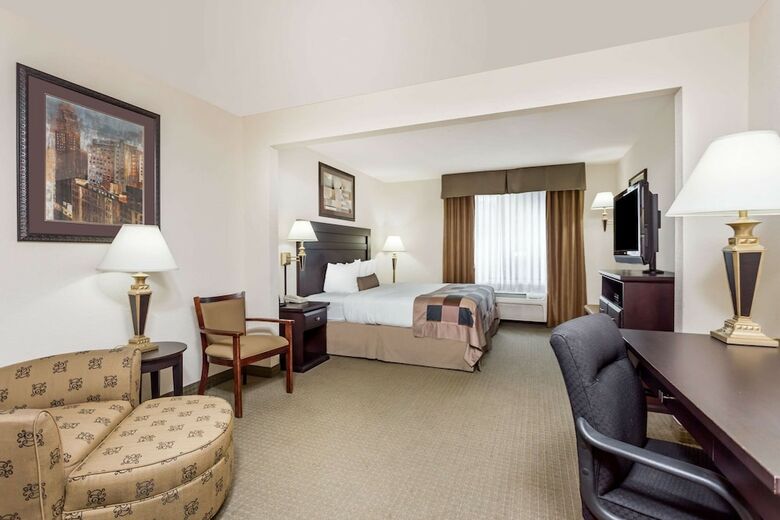 Hotel Wingate By Wyndham Lagrange