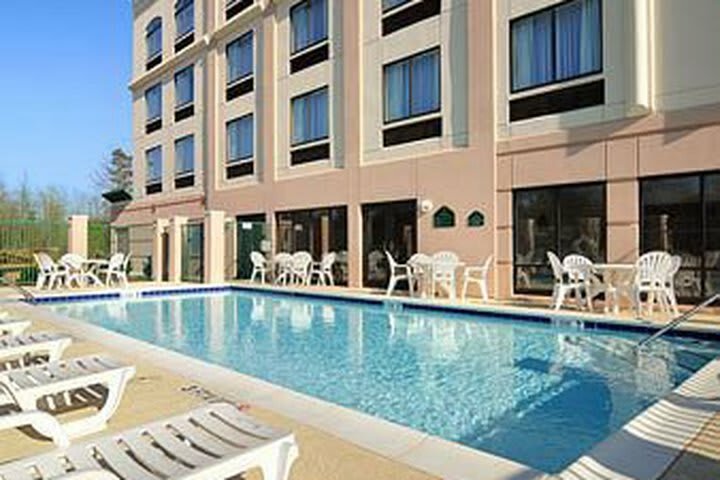 Hotel Wingate By Wyndham Lagrange