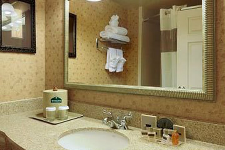 Hotel Wingate By Wyndham Lagrange