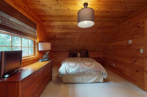 Stunning Lake View Cabin