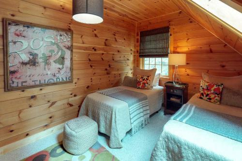 Stunning Lake View Cabin