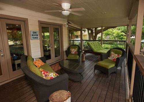 Leaning Oak Prd923 Home