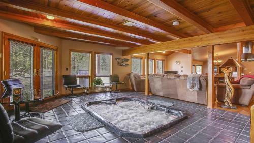 Big River Hideaway Three-bedroom Home