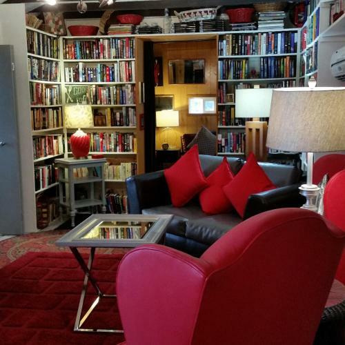 Hostal Rainbow Inn Bed And Breakfast
