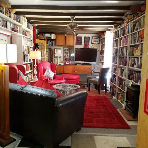 Hostal Rainbow Inn Bed And Breakfast